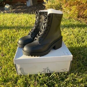 NWT Black Brie Combat Boots